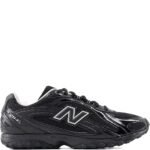 New Balance 740 sneakers