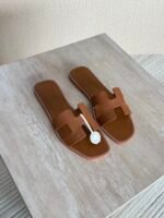 Hermés Oran Sandal "Full Brown" - Image 2