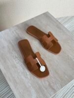 Hermés Oran Sandal "Full Brown" - Image 4