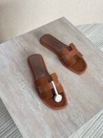 Hermés Oran Sandal "Brown Epsom Calfskin" - Image 4