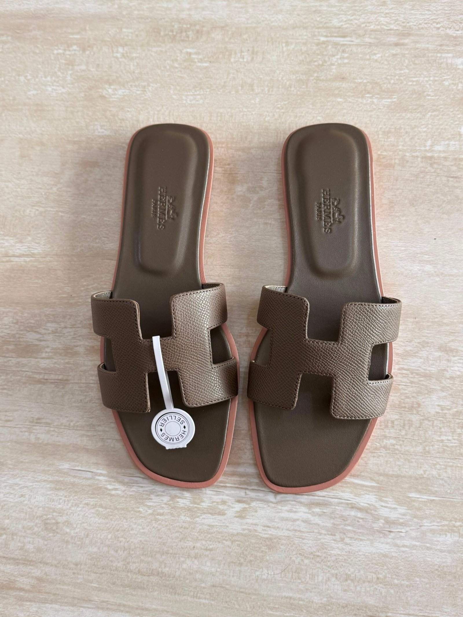 WhatsApp Image 2026-07-05 at 03.59.34 Hermés Oran Sandal "Camel Beige" - Image 1