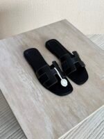 Hermés Oran Sandal "Black"White lining - Image 2