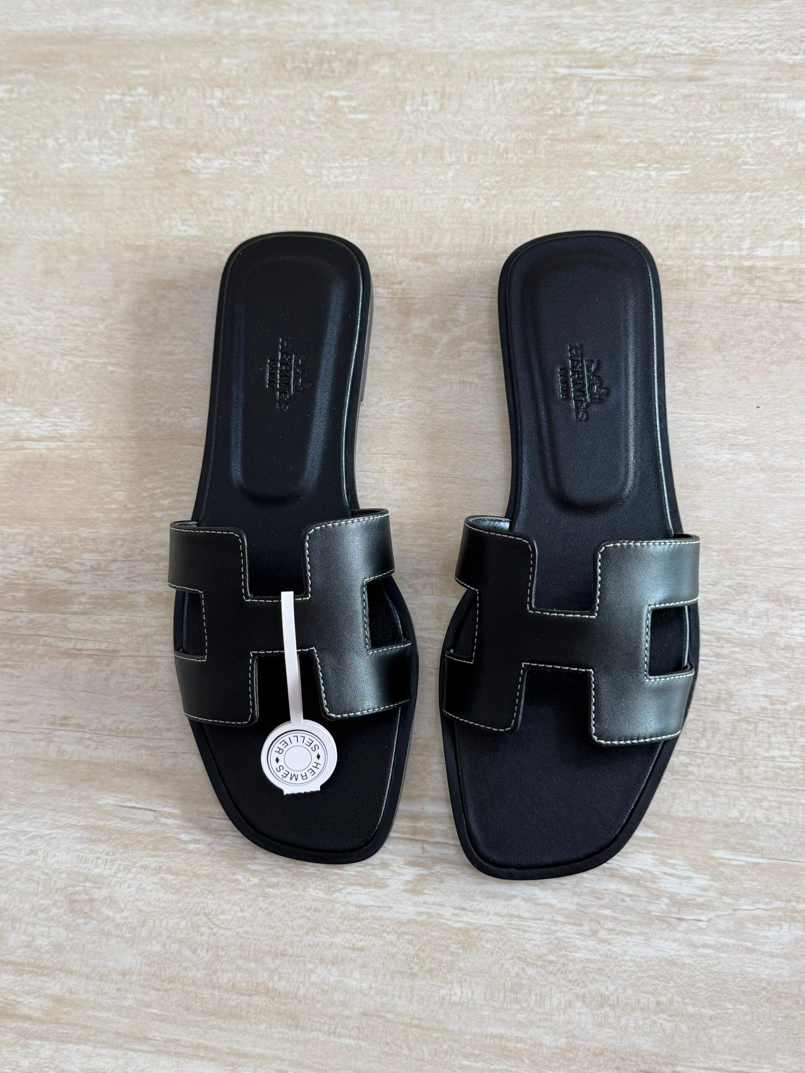 WhatsApp Image 2026-07-05 at 03.59.35 (2) Hermés Oran Sandal "Black"White lining - Image 1