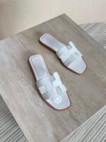 Hermés Oran Sandal "White/Brown border" - Image 4