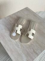 Hermés Oran Sandal "Off-White" - Image 3