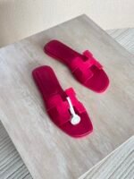 Hermés Oran Sandal "Fuchsia" - Image 4