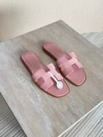 Hermés Oran Sandal "Soft Light Pink" - Image 2