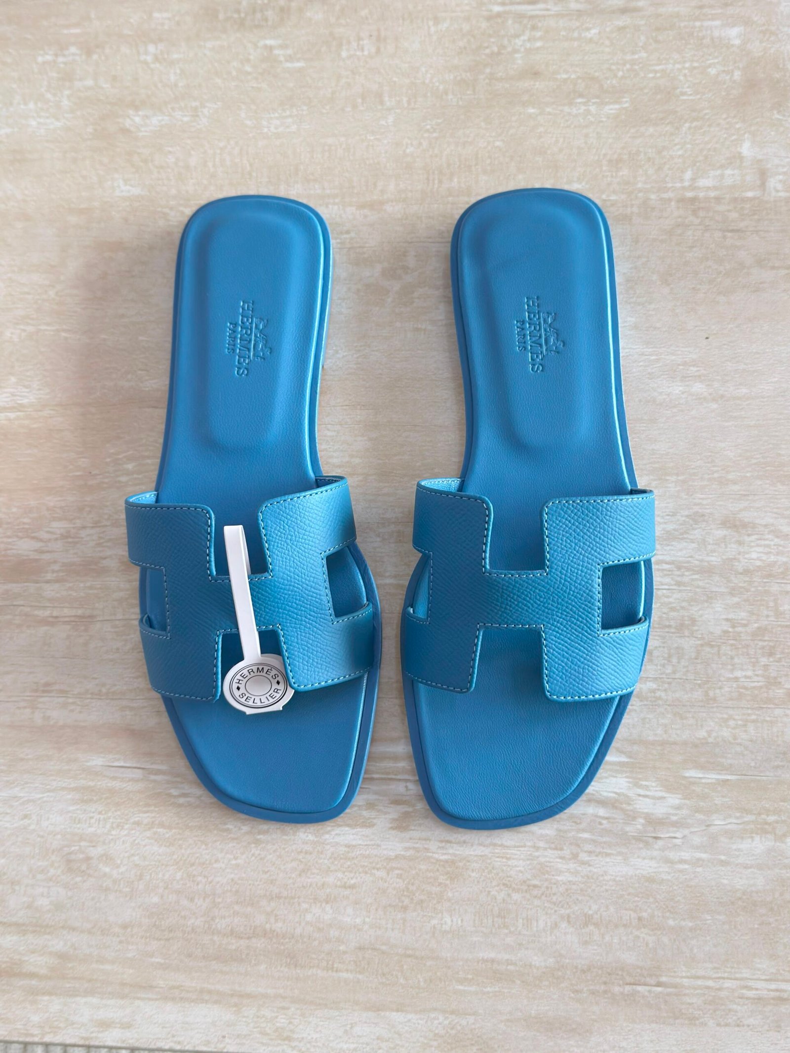 WhatsApp Image 2026-07-05 at 03.59.50 (3) Hermés Oran Sandal "Turquoise" - Image 1