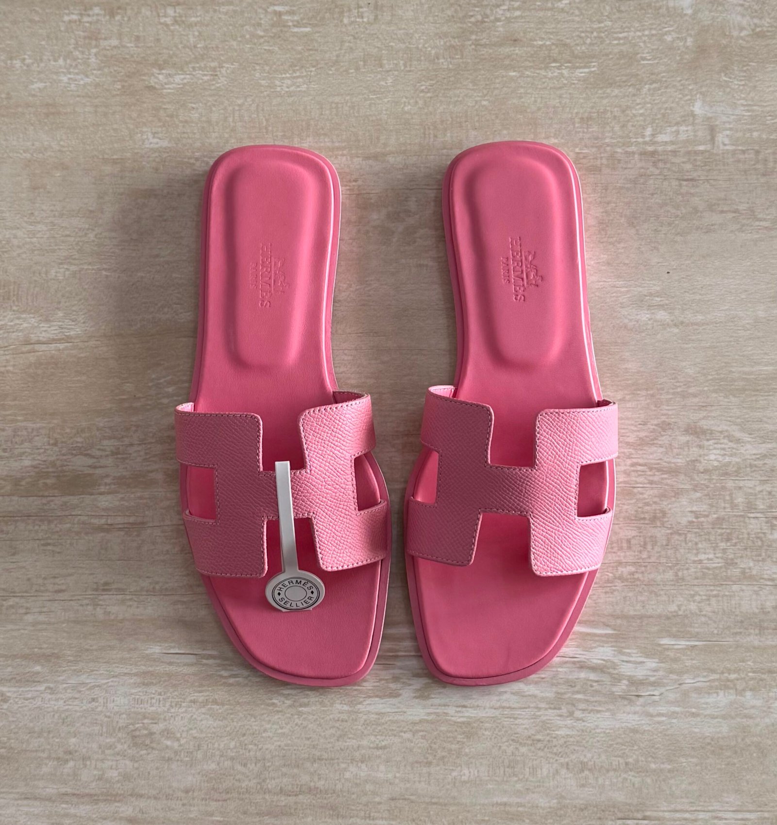 WhatsApp Image 2026-07-05 at 03.59.50 Hermés Oran Sandal "Pink" - Image 1