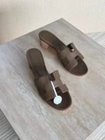 Hermés Oran Heels "Grayish-Brown" - Image 4