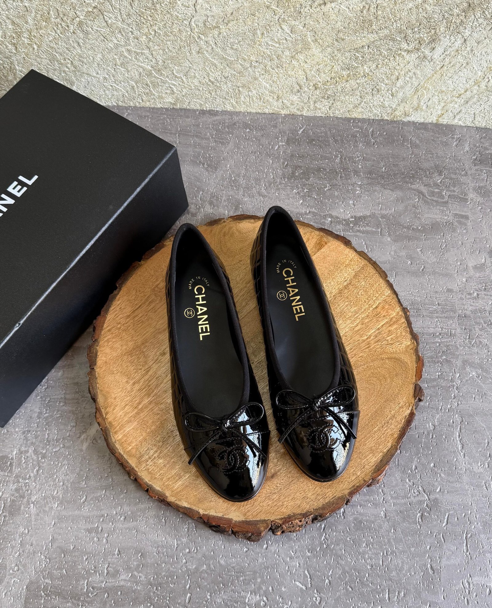 WhatsApp Image 2026-07-10 at 19.17.12 Channel Crocodile Embossed Patent Ballet Flats "Black" - Image 1