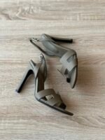 Hermès Noir Holy 105 sandals - Image 5