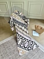 Pucci Soleil-print chemisier dress "Long-Sleeved slim-fit silhouette with a pointed collar" - Image 2