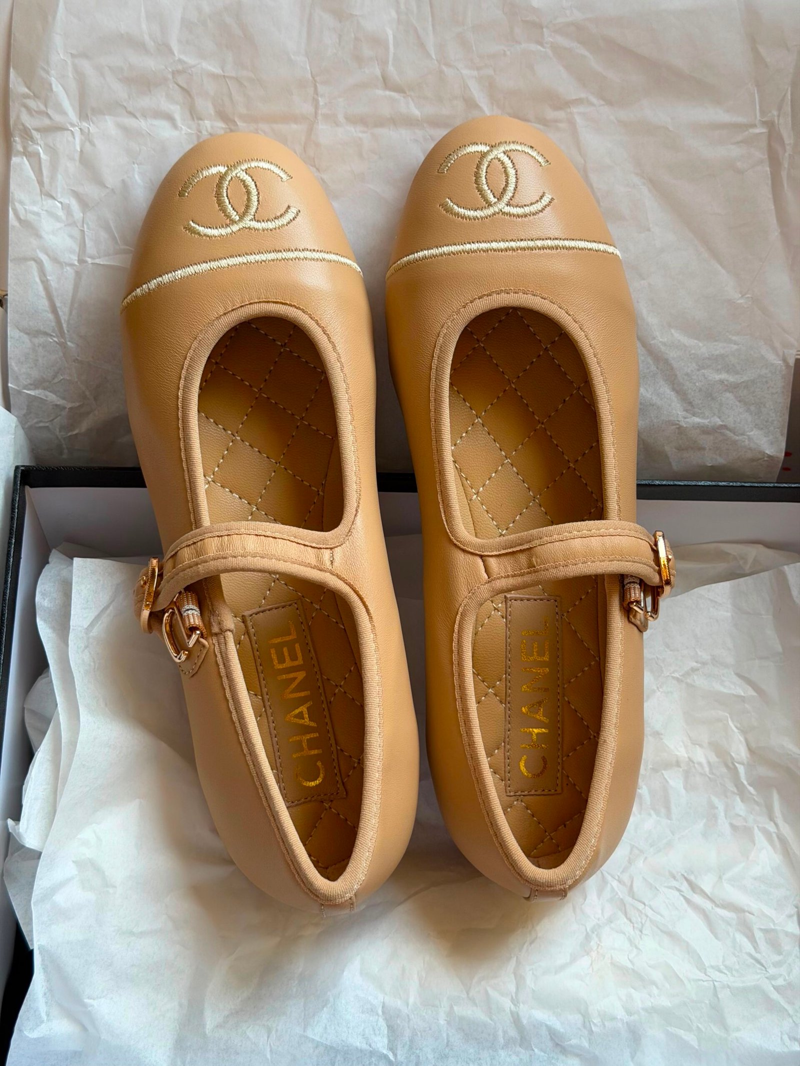 WhatsApp Image 2026-07-19 at 01.03.25 (1) Chanel Mary Jane ballet flats "Beige" - Image 1