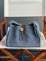 Chanel 25 handbag crafted from suede calfskin with gold-tone metal hardware - Image 4