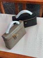 Chanel lizard-embossed top handle Vanity Pouch - Image 3