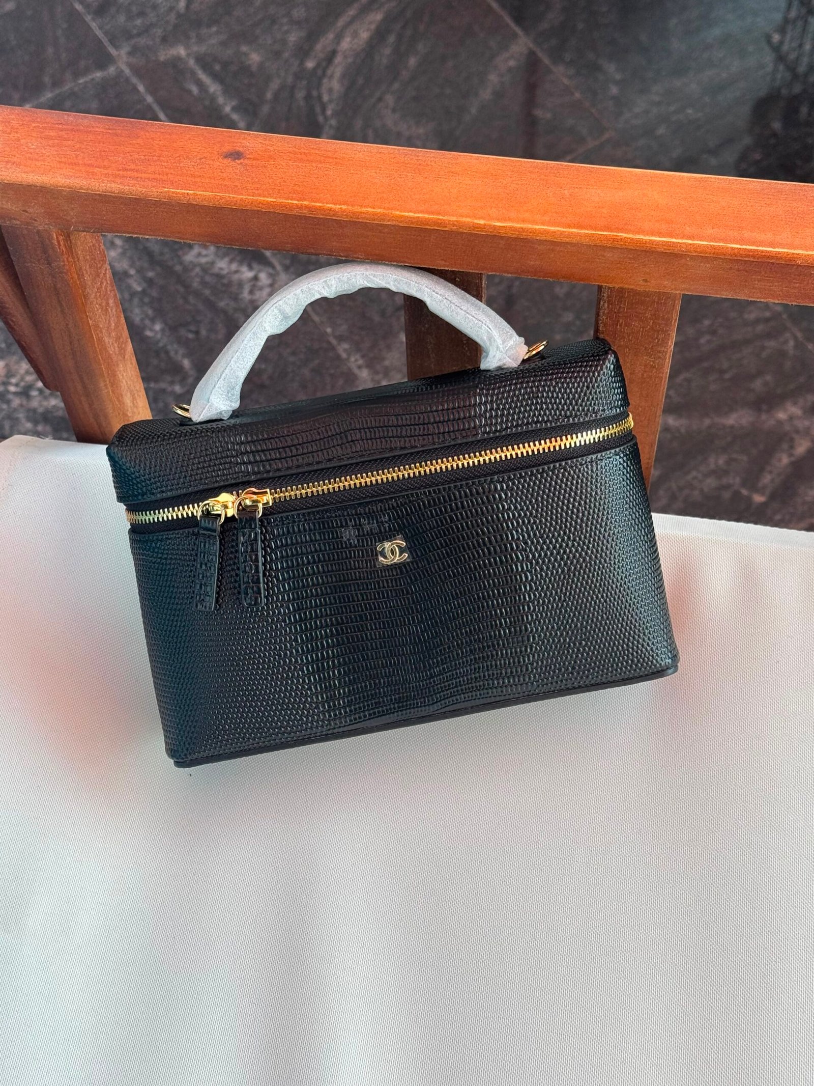 WhatsApp Image 2026-07-21 at 03.58.03 (2) Chanel lizard-embossed top handle Vanity Pouch - Image 1