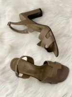 HERMÈS Oasis sandals "H" cut design "Étoupe" - Image 3
