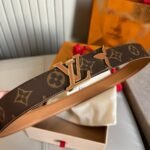 Louis Vuitton Initials 30mm Reversible belts - Image 5