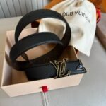 Louis Vuitton Initials 30mm Reversible belts - Image 4