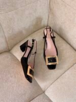 Roger Vivier Belle Vivier patent leather slingback pumps "Black" - Image 2