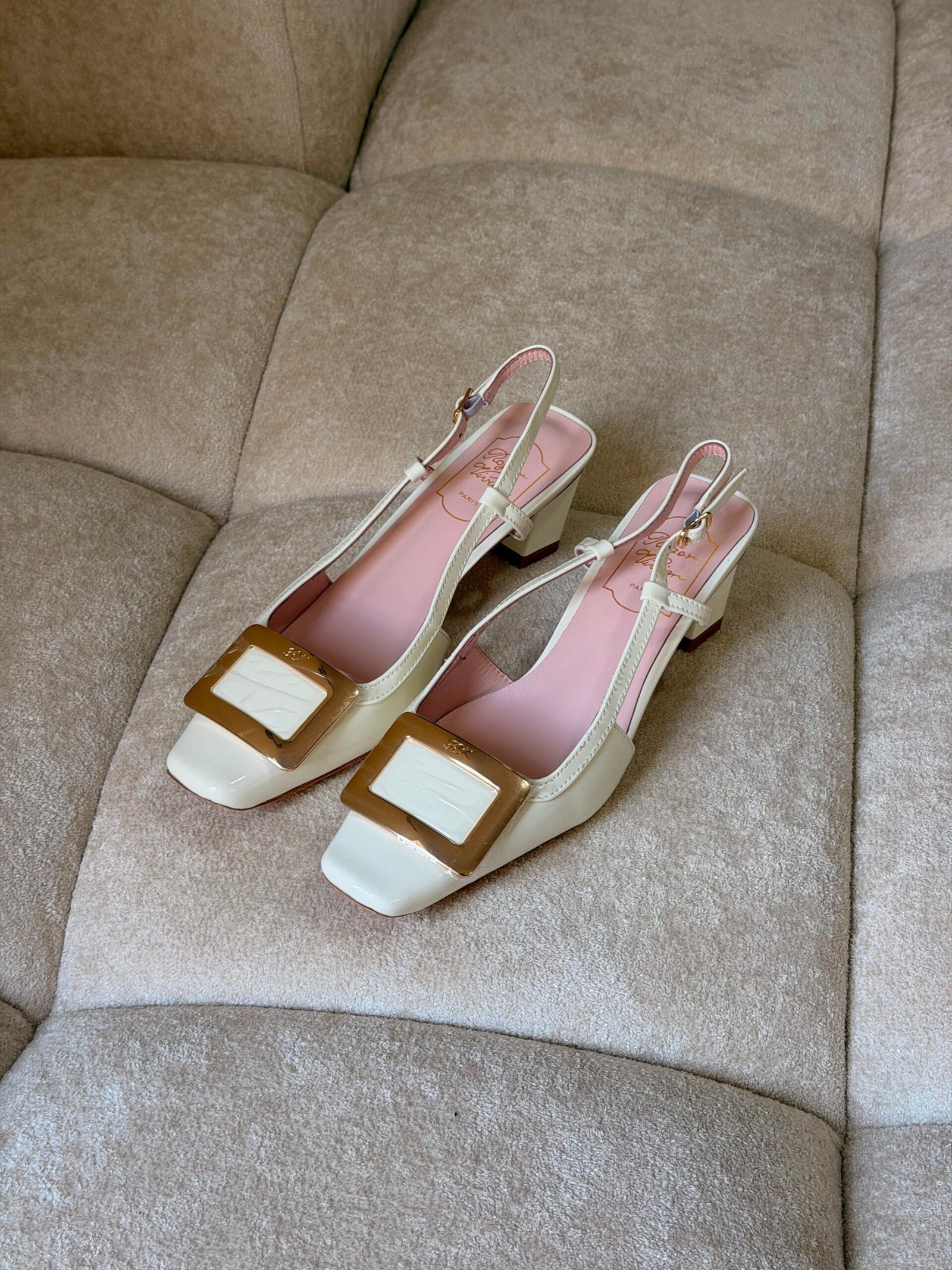 WhatsApp Image 2026-07-23 at 03.54.06 Roger Vivier Belle Vivier patent leather slingback pumps "White" - Image 1