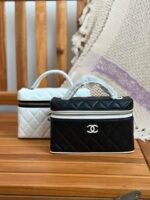 Chanel Quilted Vanity Case - Image 6