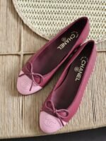 Chanel Ballet Flats in Lmabskin with a burgundy and pink two-tone design