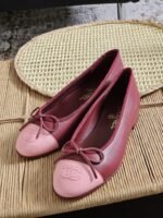 Chanel Ballet Flats in Lmabskin with a burgundy and pink two-tone design - Image 2