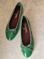Chanel Ballet Flats Green Suede Body with a contrasting patent leather cap toe
