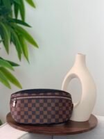 Louis Vuitton Discovery Bumbag with iconic monogram - Image 3