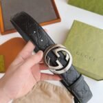 Black Gucci Signature leather belt with firm texture & interlocking G buckle