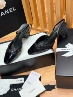 Chanel Slingback heels Quilted leather & a contrasting cap toe - Image 2
