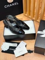 Chanel Slingback heels Quilted leather & a contrasting cap toe - Image 3