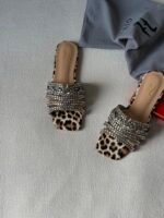 Gina sandals leopard print design and crystal-embellished straps - Image 5