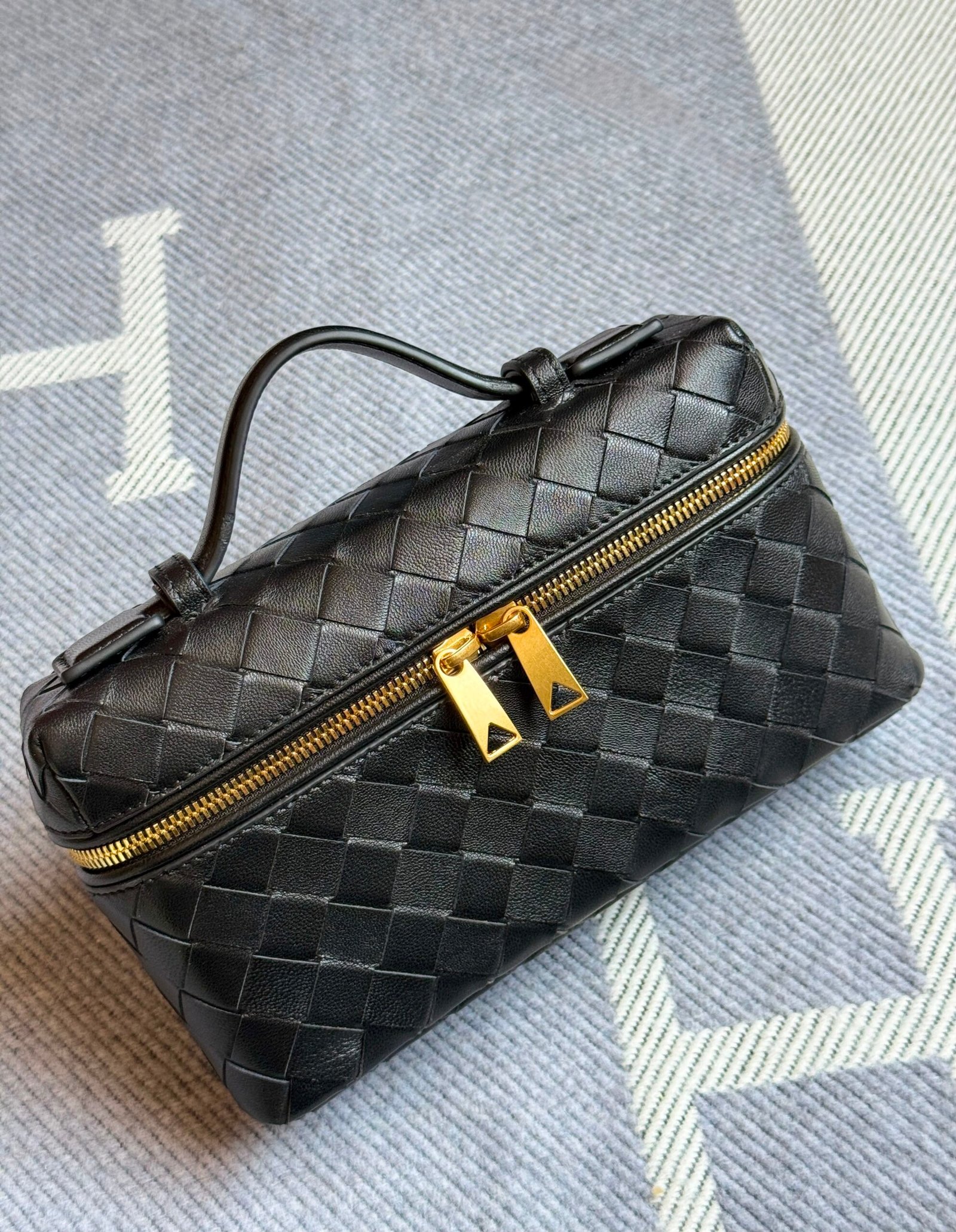 WhatsApp Image 2026-08-03 at 20.51.10 Bottega Veneta Bang Bang Vanity cases - Image 1