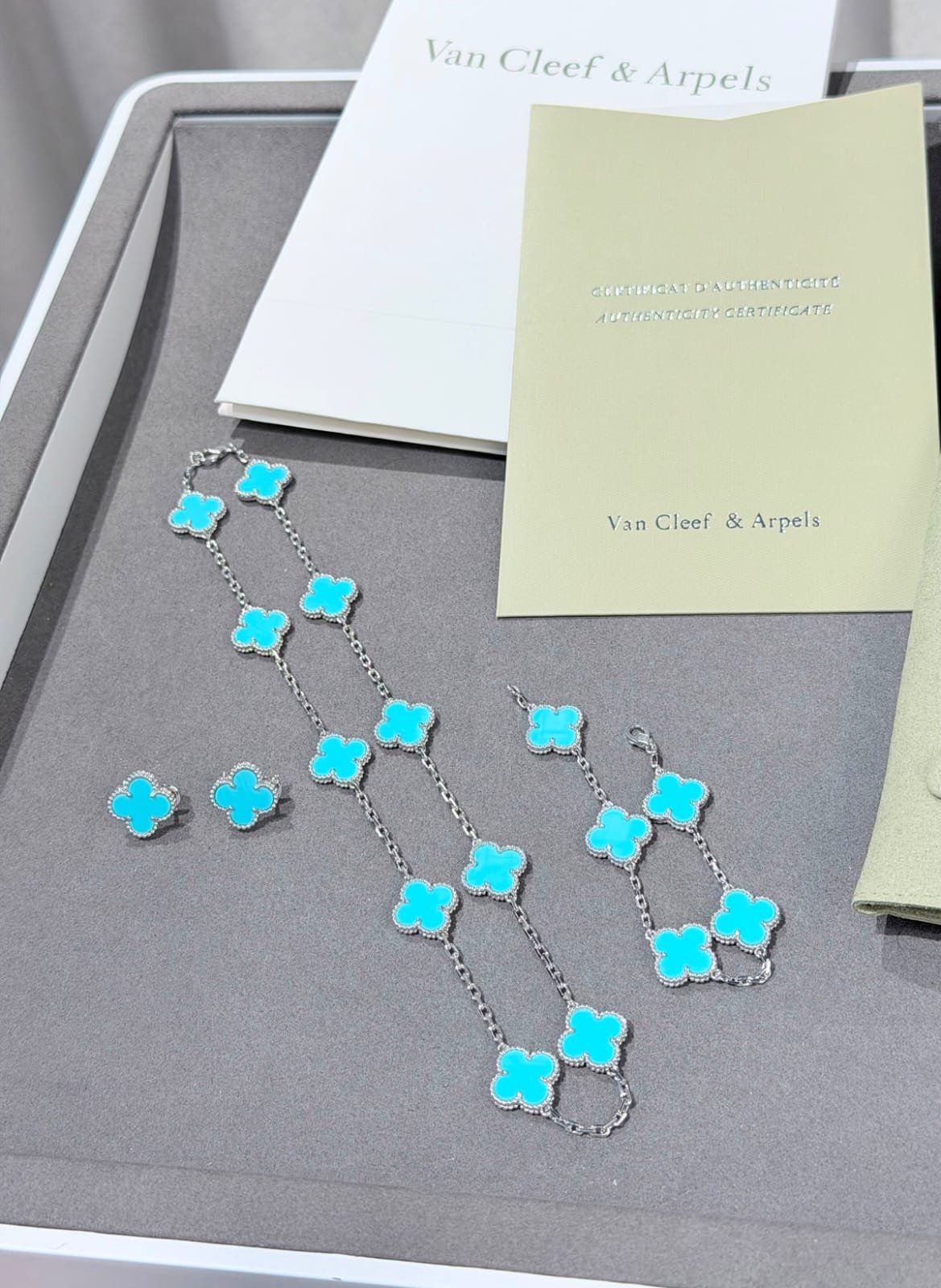 WhatsApp Image 2026-08-06 at 02.59.00 (1) Van Cleef & Arpels Turquoise Set - Image 1
