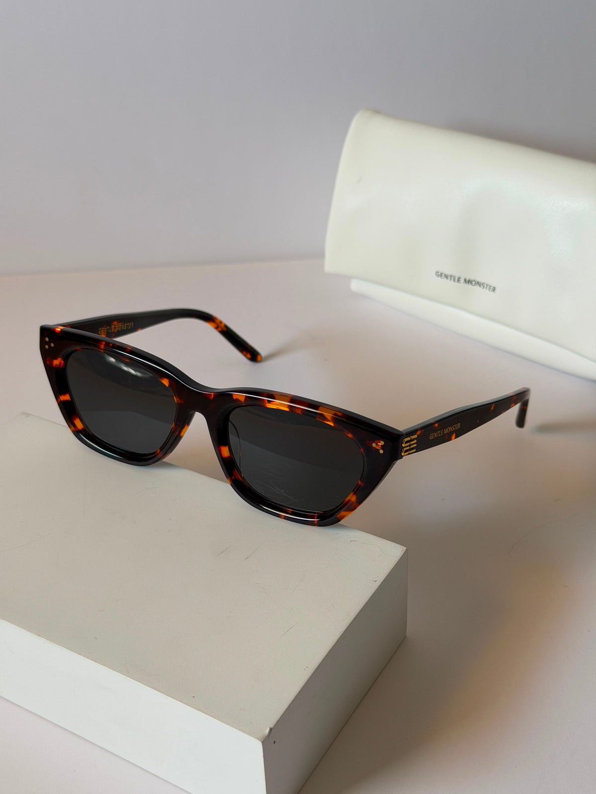 WhatsApp Image 2026-08-06 at 21.57.39 (1) Gentle Monster gisele Sunglasses - Image 1