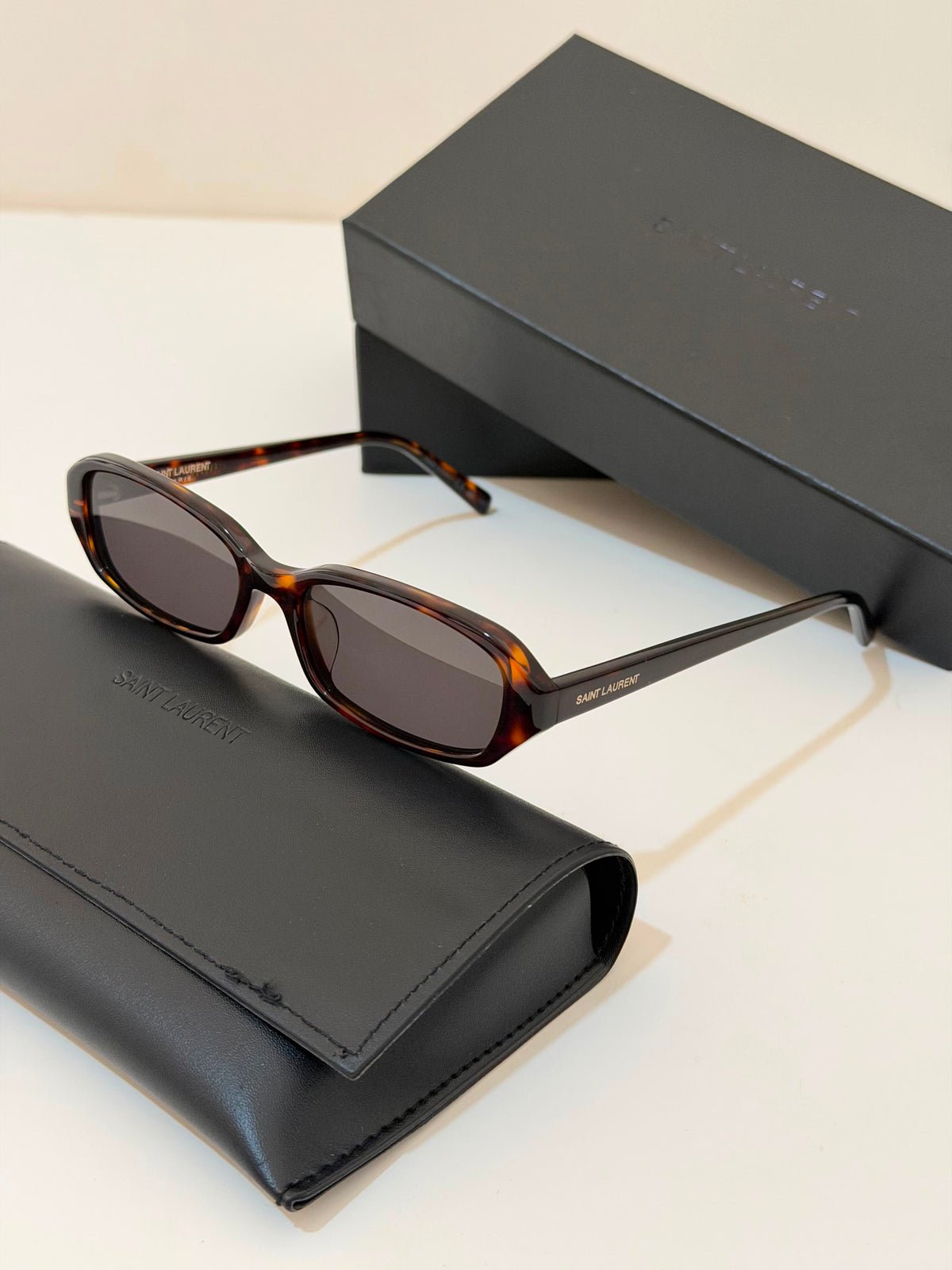 WhatsApp Image 2026-08-06 at 21.59.41 Saint Laurent SL 872 Erin Oval Sunglasses - Image 1