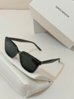 Gentle Monster Her 01 Sunglasses - Image 3