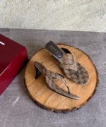 Gucci Vittoria Thong Sandals - Image 2