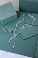 GRAFF Diamond Necklace and Earrings Set - Image 3