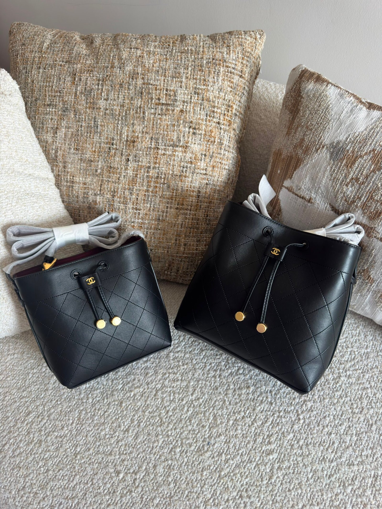 WhatsApp Image 2026-08-15 at 16.37.32 (1) Chanel Bucket Bag in Black calfskin - Image 1