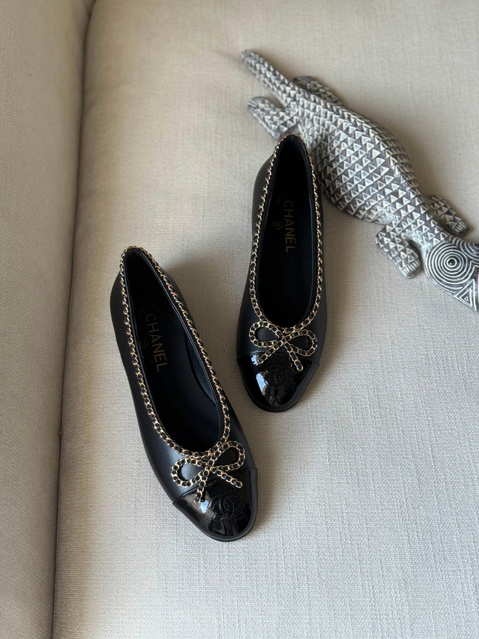 WhatsApp Image 2026-08-17 at 17.41.56 (1) Chanel Lambskin and Vanished calfskin ballerina flats - Image 1
