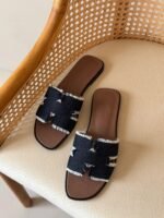 Hermès Fringed Linen Canvas Oran Flats - Image 3