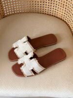 Hermès Fringed Linen Canvas Oran Flats - Image 2