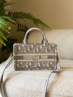 Christian Dior Oblique Embroidered Canvas Book Tote Bag - Image 3
