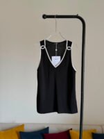 Chanel V-Neck Kint Sleeveless Top - Image 3