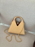 Chanel Chic Lady Small Shpping Tote - Image 4