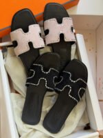 Hermès Oran Flats